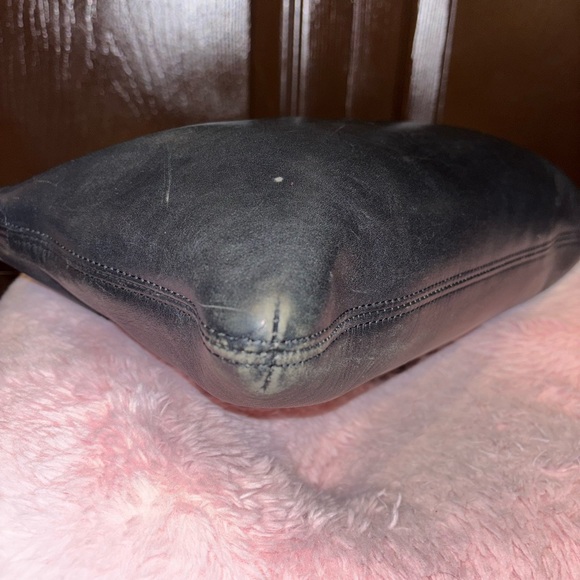 Coach Vintage Black Leather Shoulder Bag - Picture 8 of 11